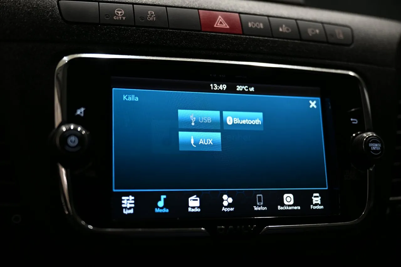 Vehicle image 18