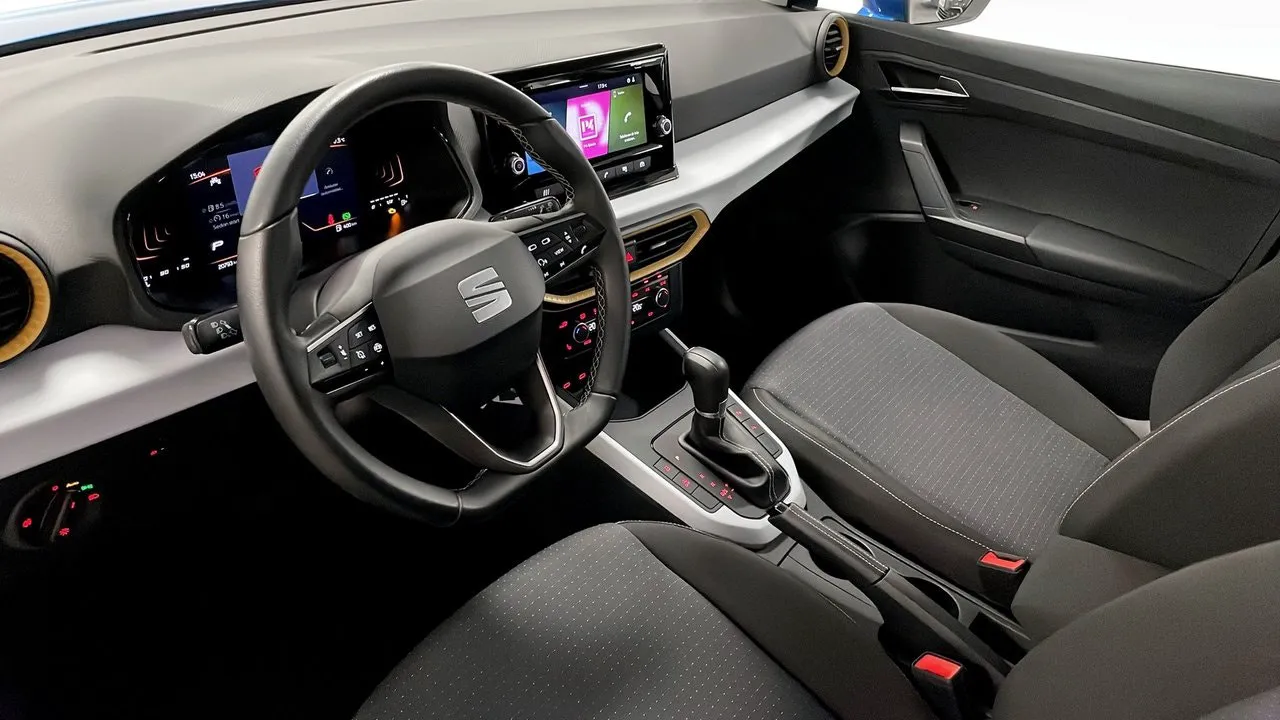 Vehicle image 6