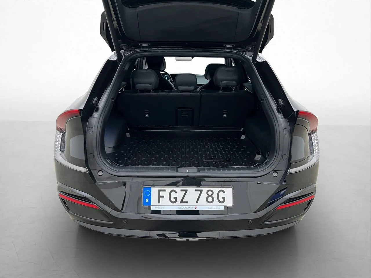 Vehicle image 32