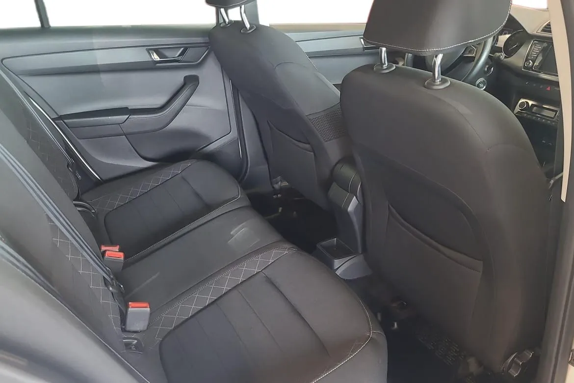 Vehicle image 20