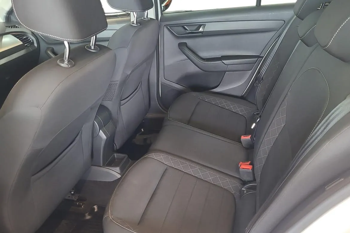 Vehicle image 21