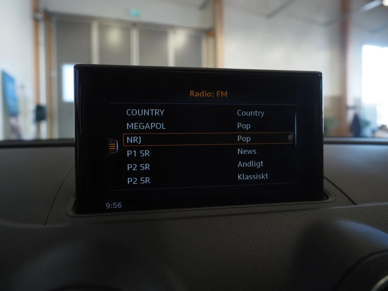 Vehicle image 18