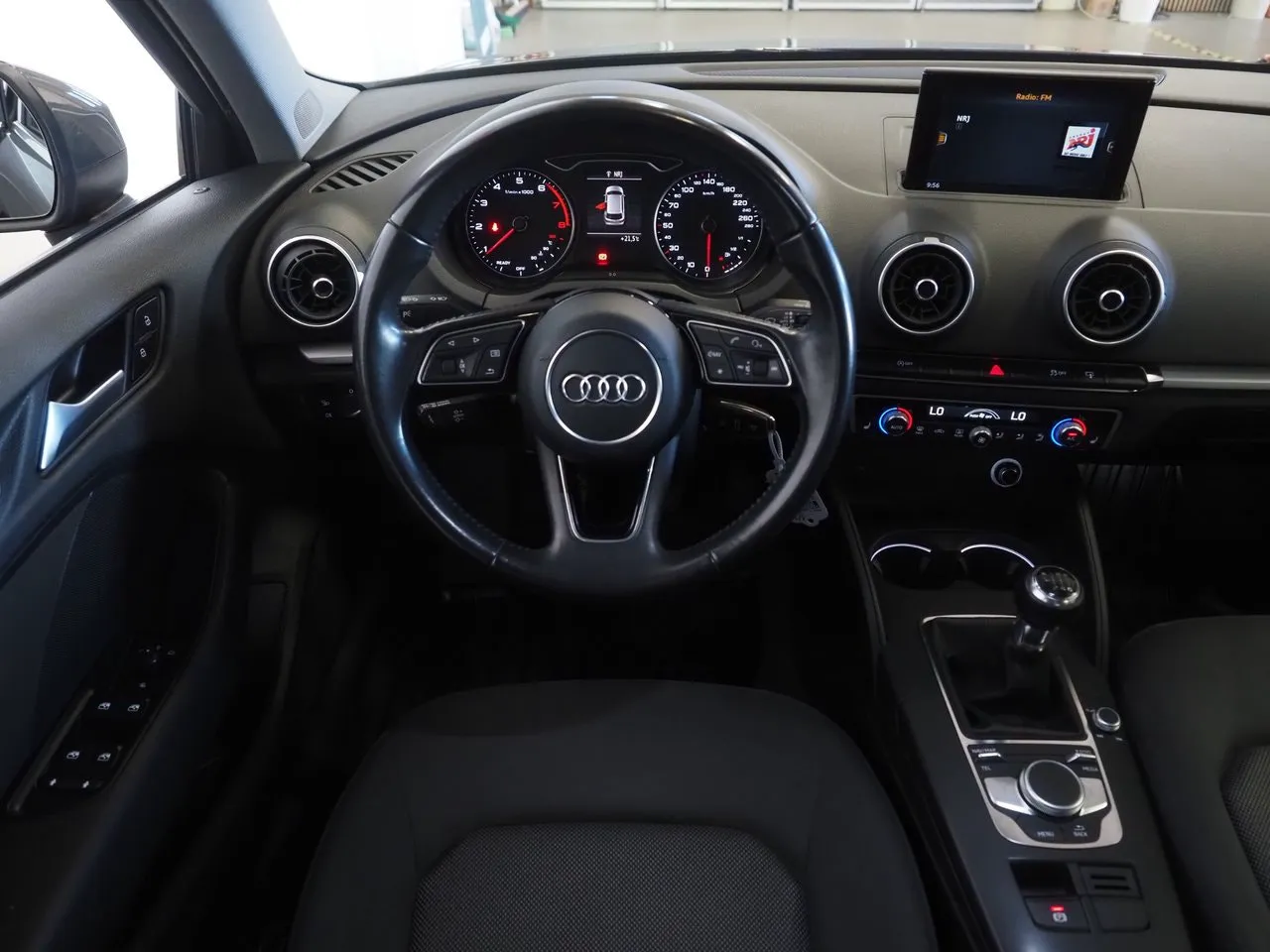 Vehicle image 15