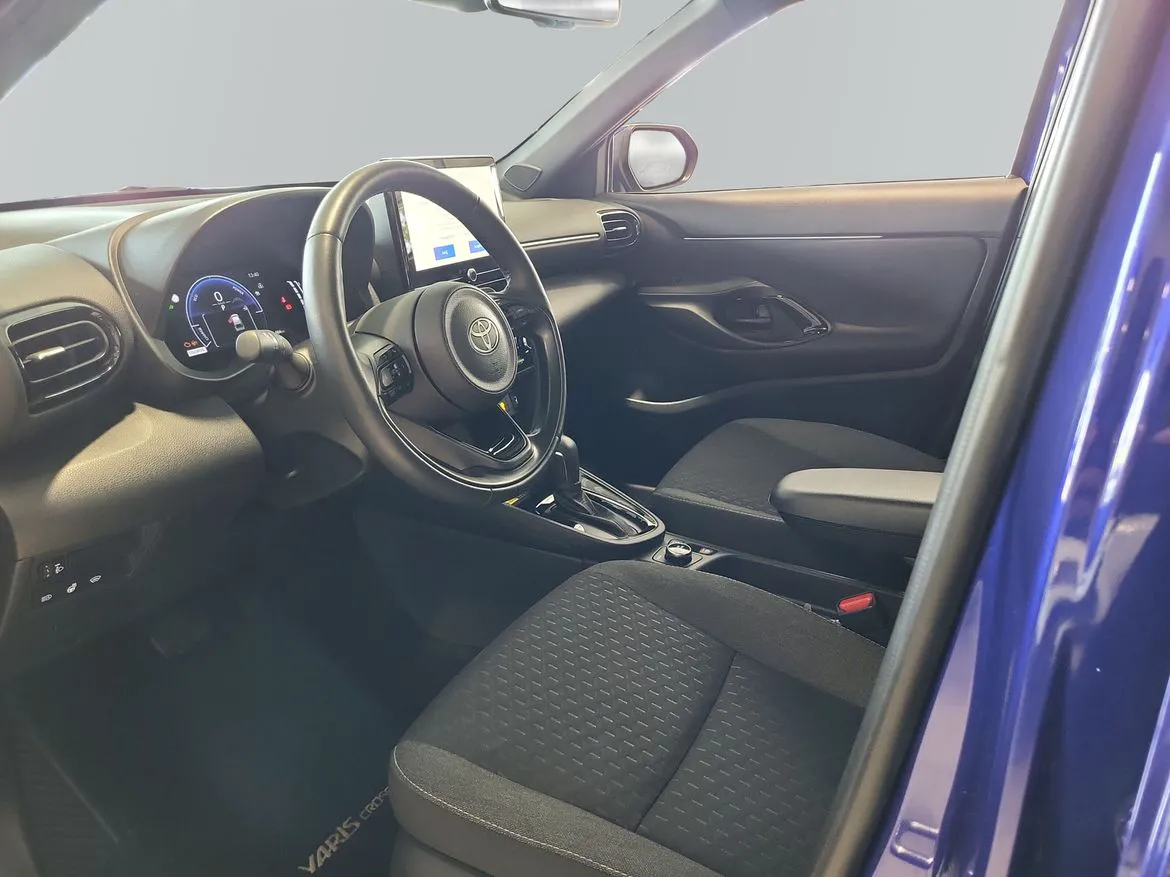 Vehicle image 11