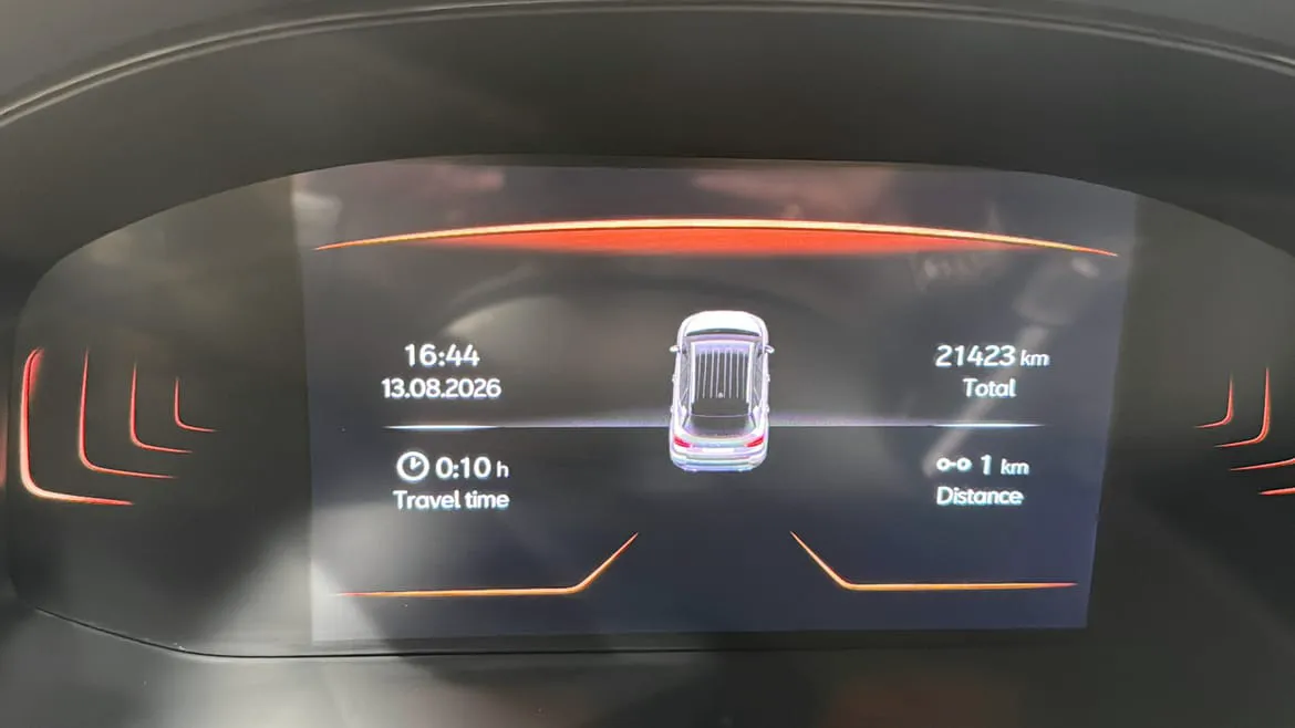 Vehicle image 15