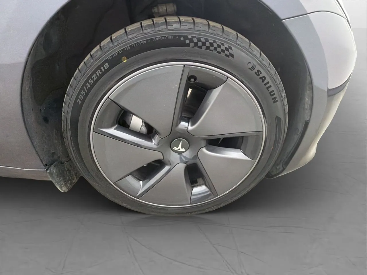 Vehicle image 32