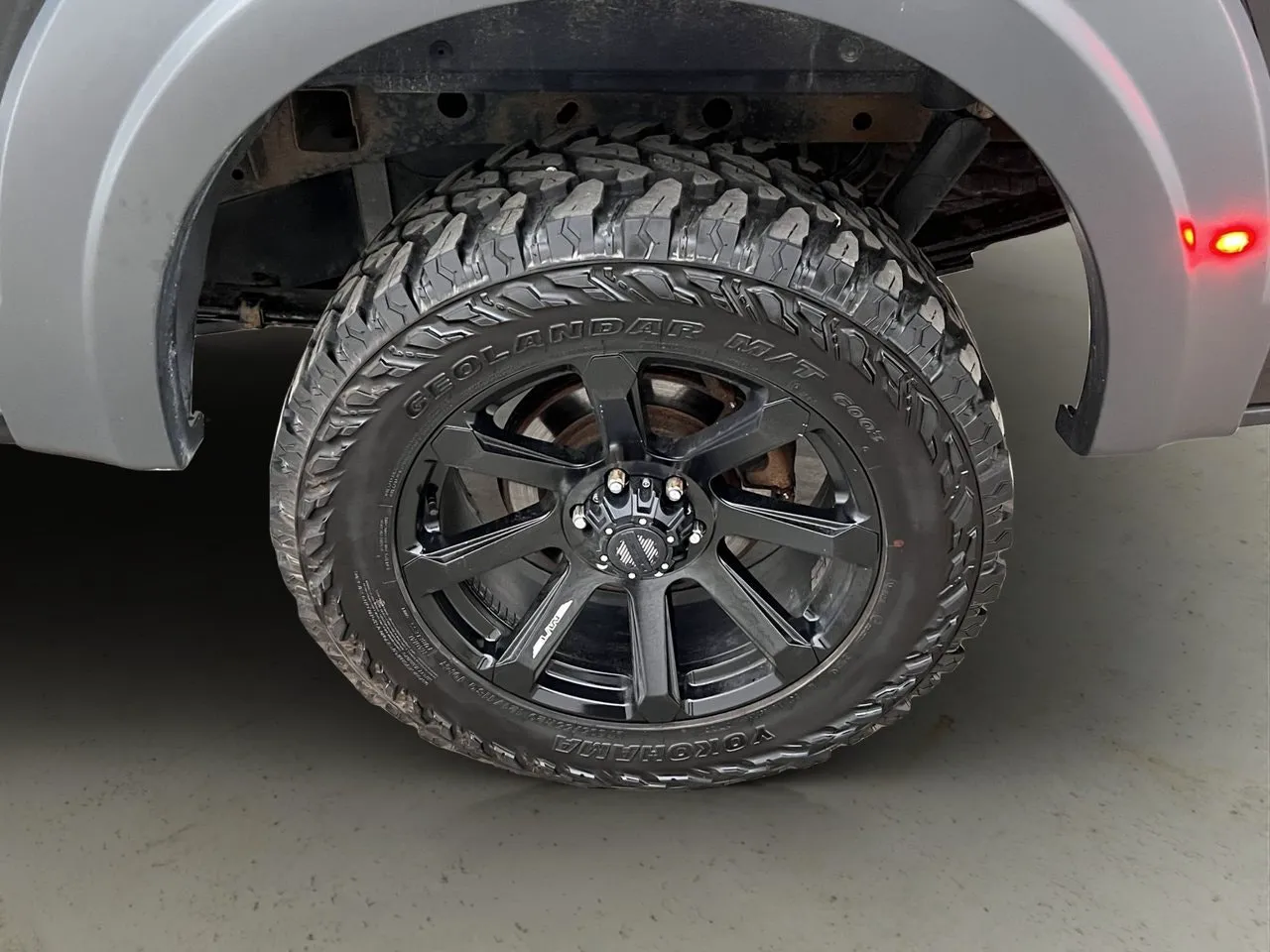 Vehicle image 32