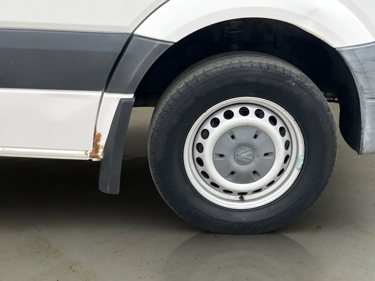 Vehicle image 23