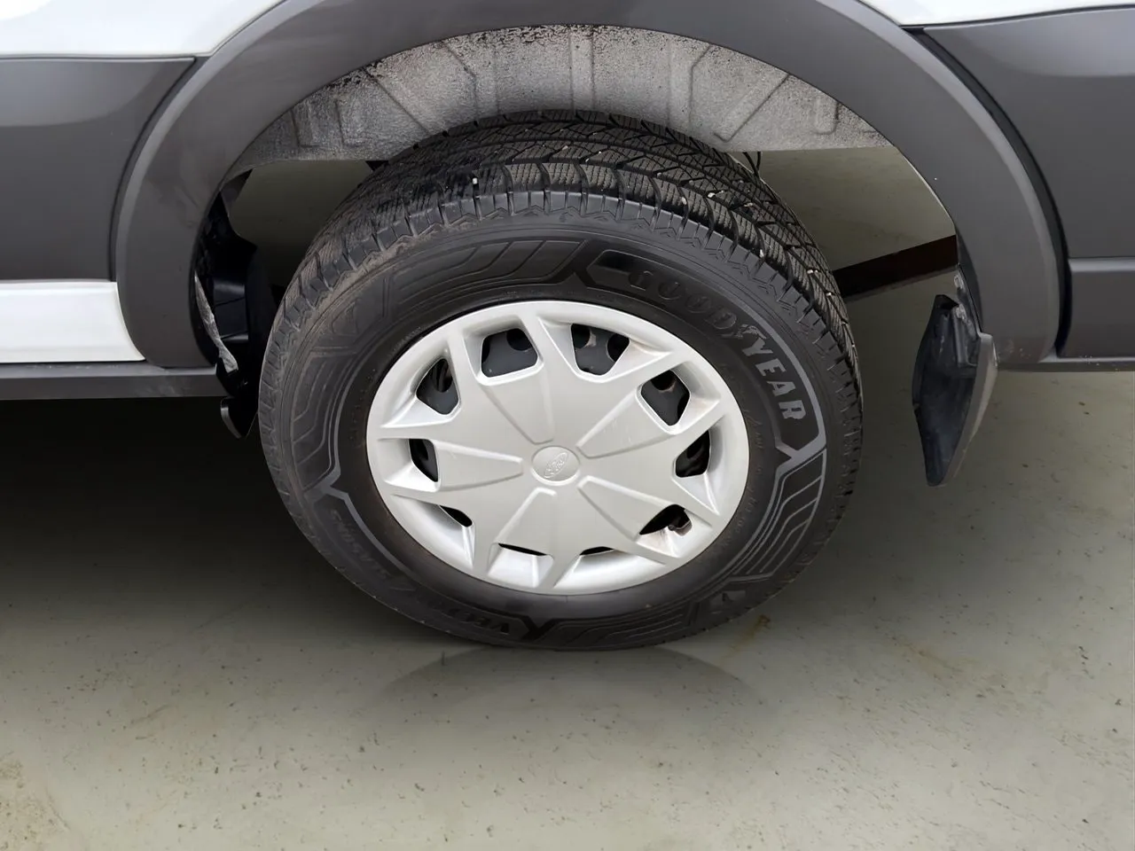 Vehicle image 24