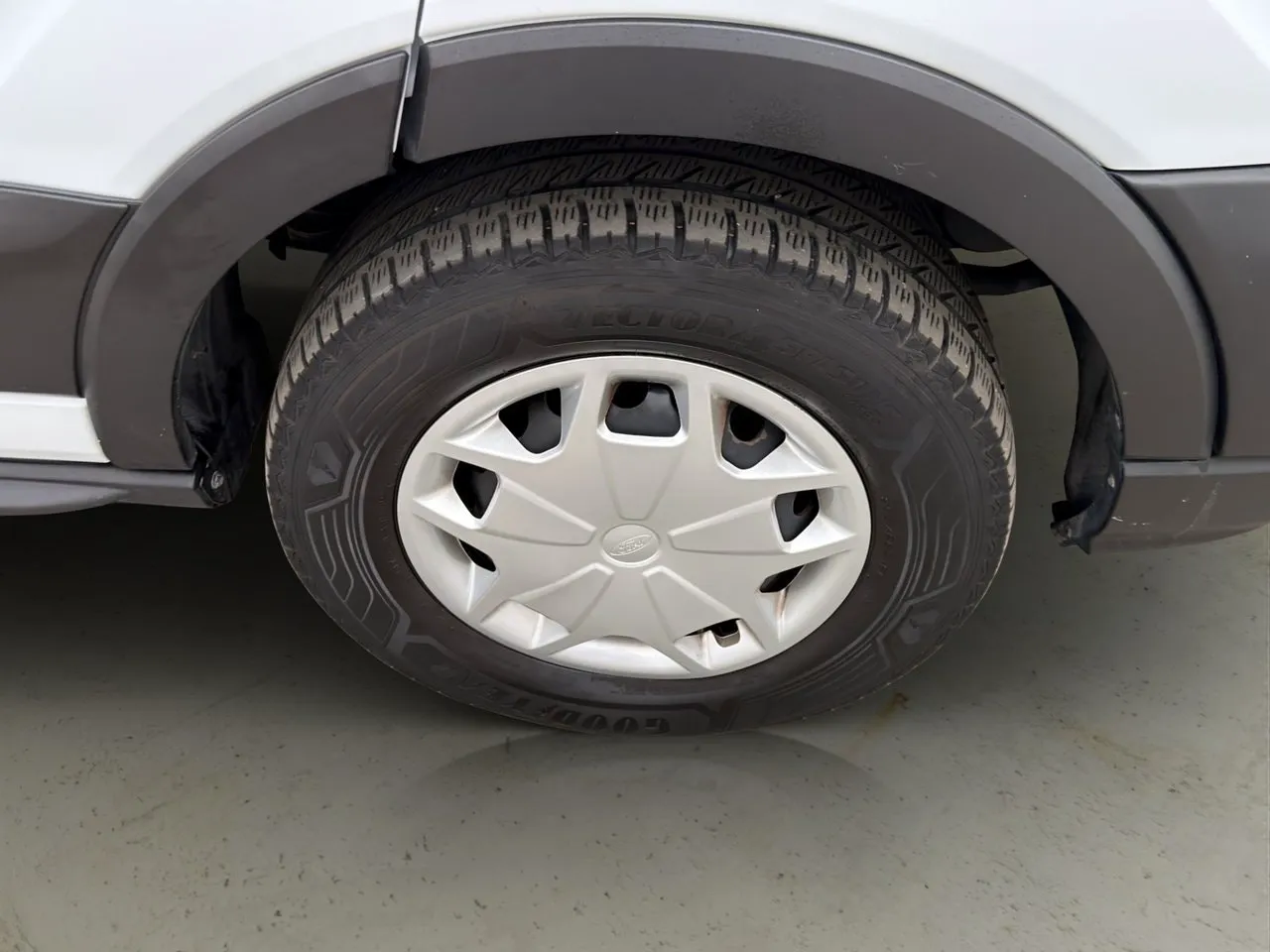 Vehicle image 26