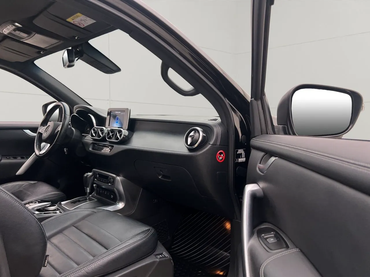 Vehicle image 30