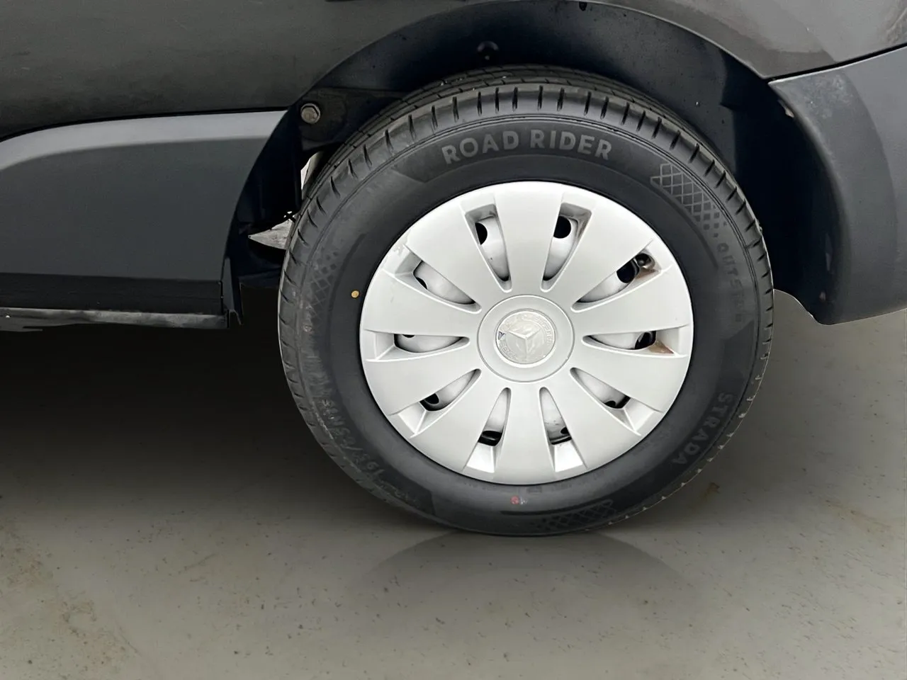 Vehicle image 20