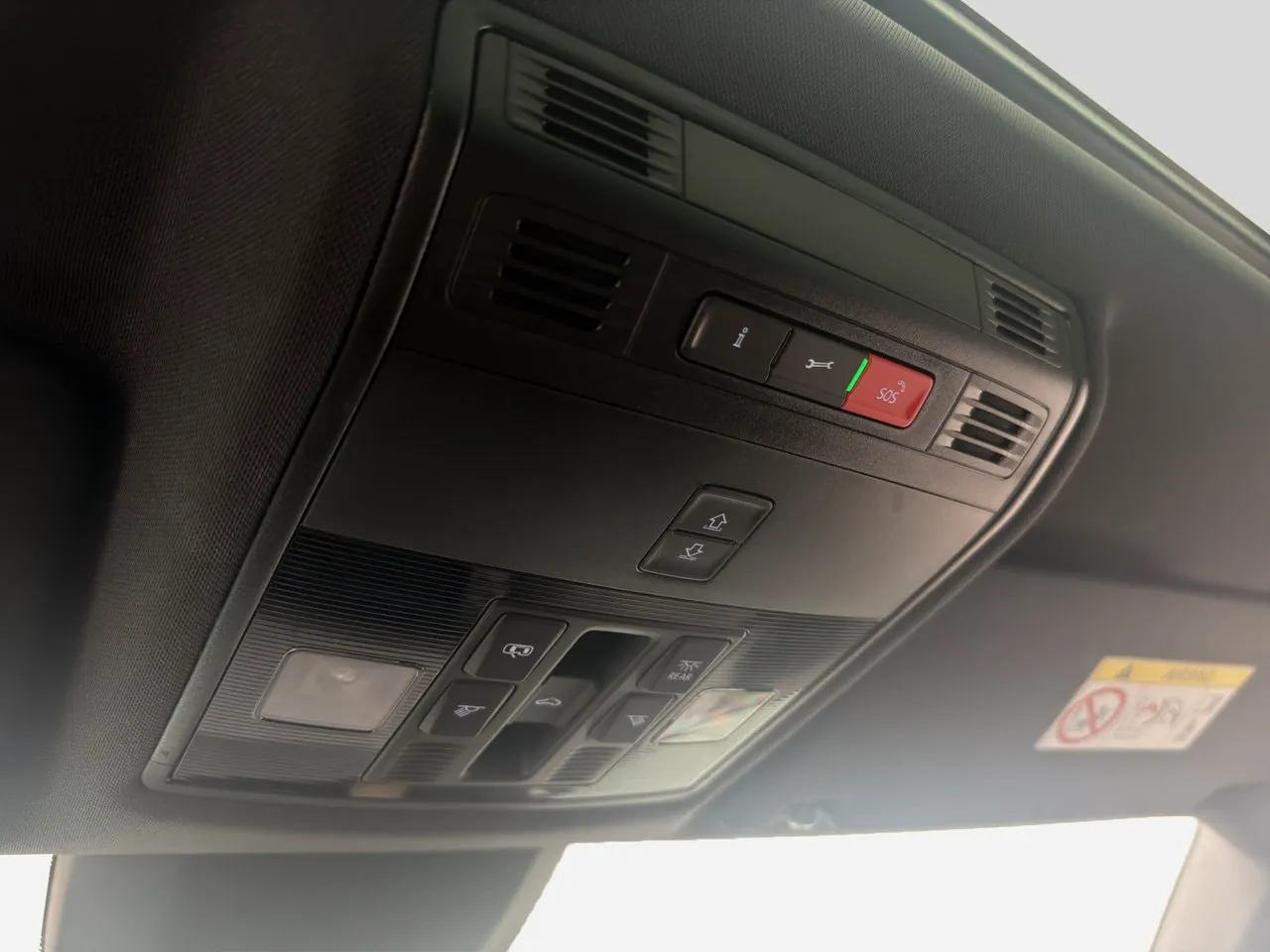 Vehicle image 32