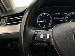 Volkswagen Passat bild 20