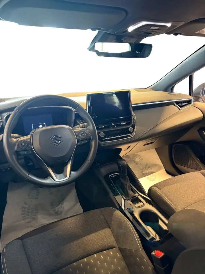 Vehicle image 6
