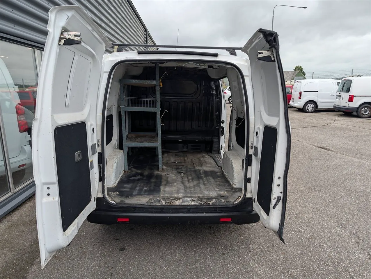 Vehicle image 9