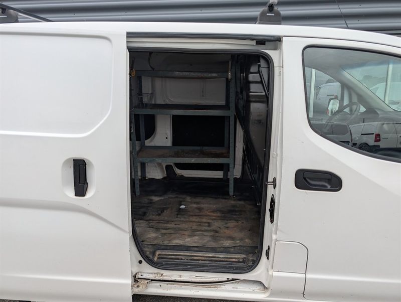 Nissan NV200 bild 9