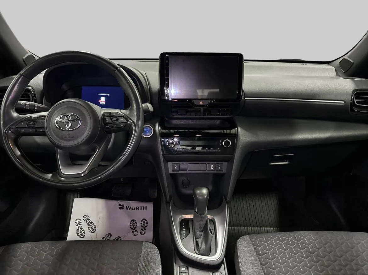 Vehicle image 11