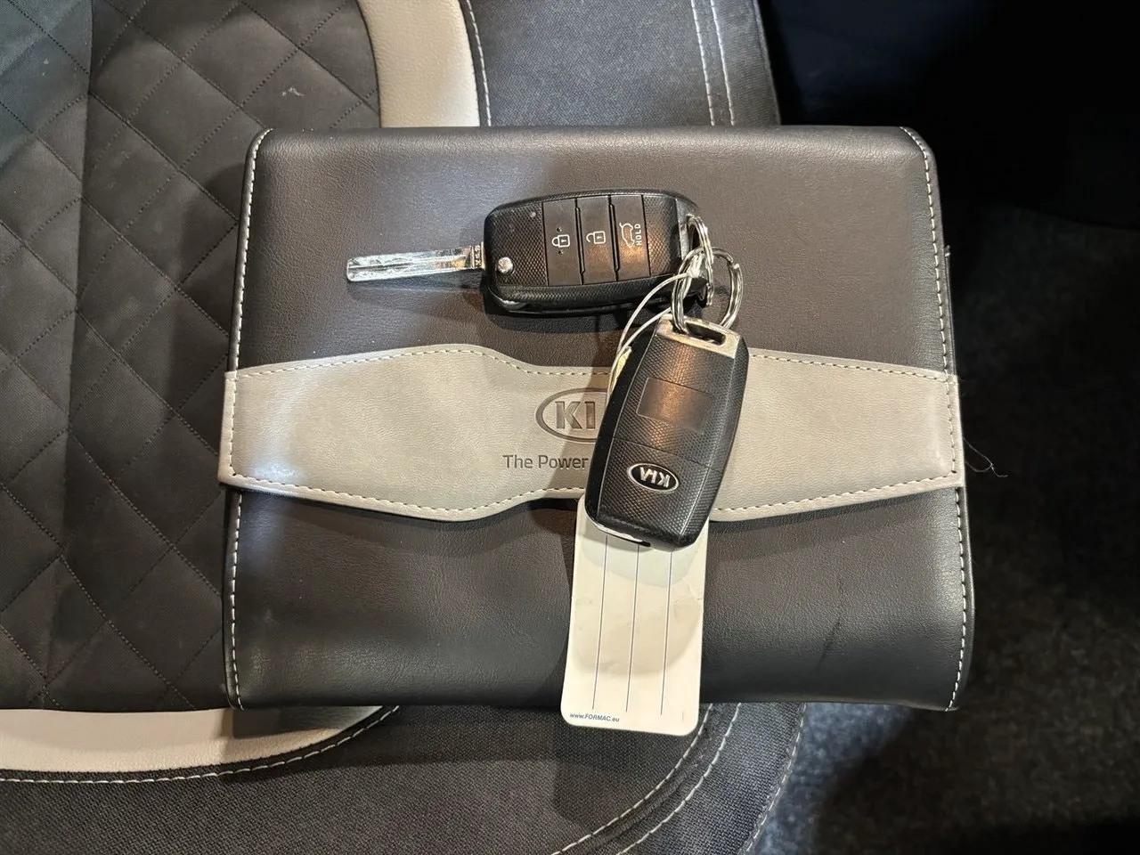 Vehicle image 21