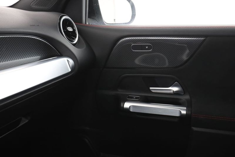 Mercedes GLB220 bild 30