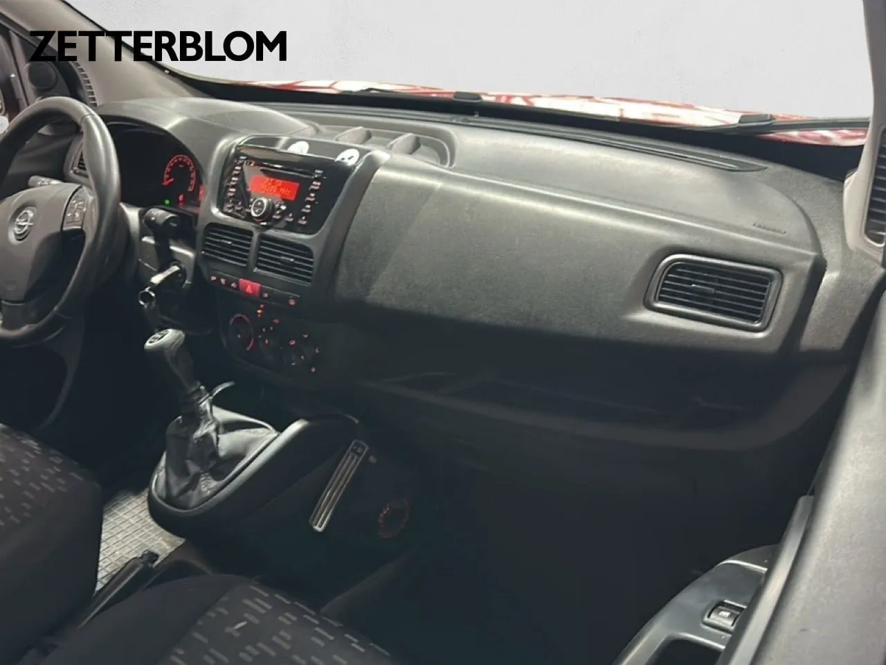 Vehicle image 9