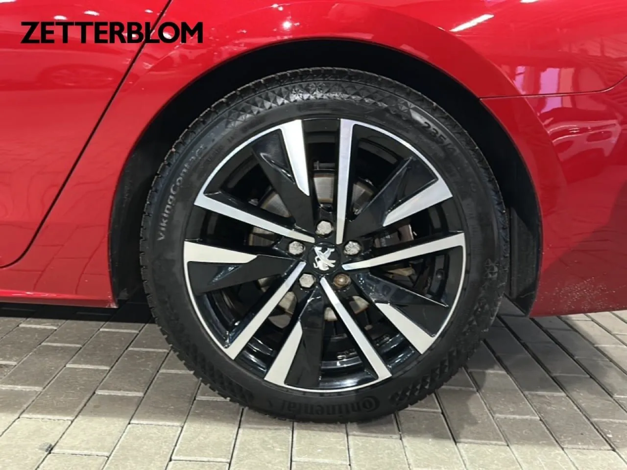 Vehicle image 12