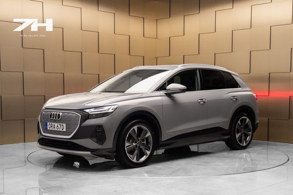 Audi Q4 e-tron 45 e-tron Comfort Sport Edition / Backkamera / Drag - 2024