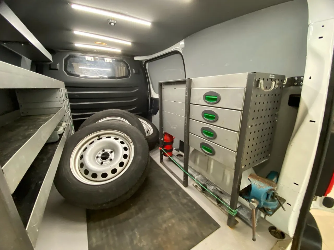Vehicle image 13