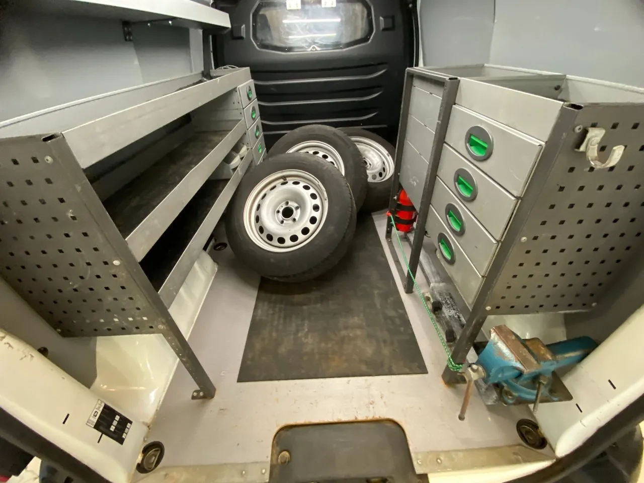 Vehicle image 14