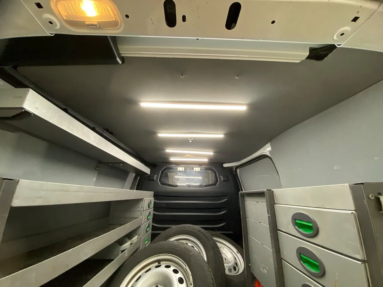 Vehicle image 15