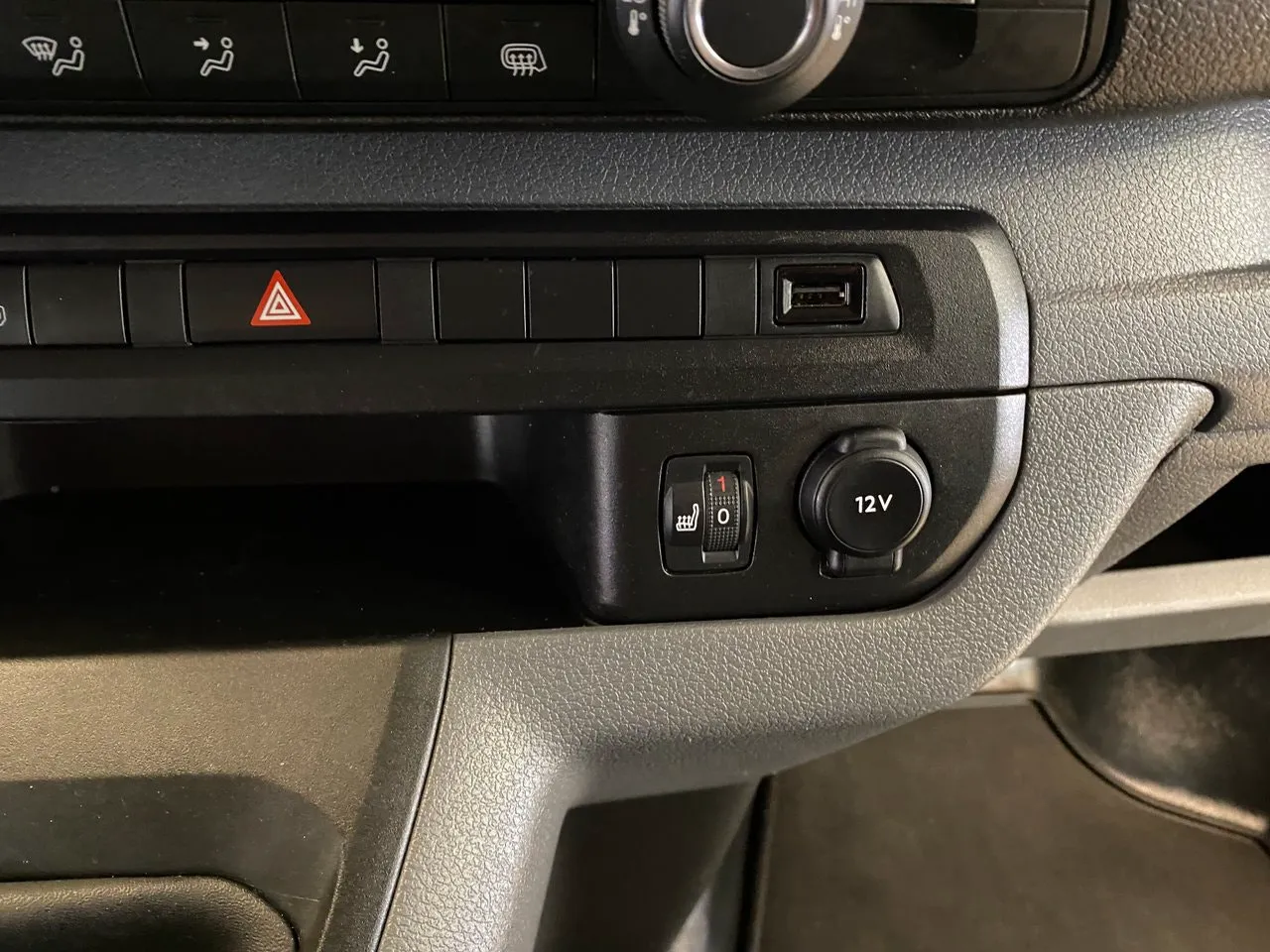 Vehicle image 34