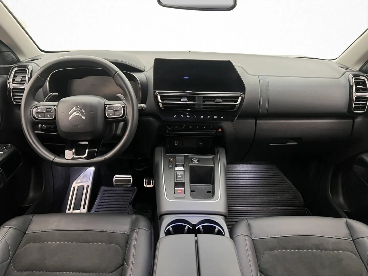 Vehicle image 14