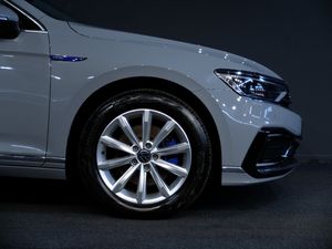 Volkswagen Passat bild 3