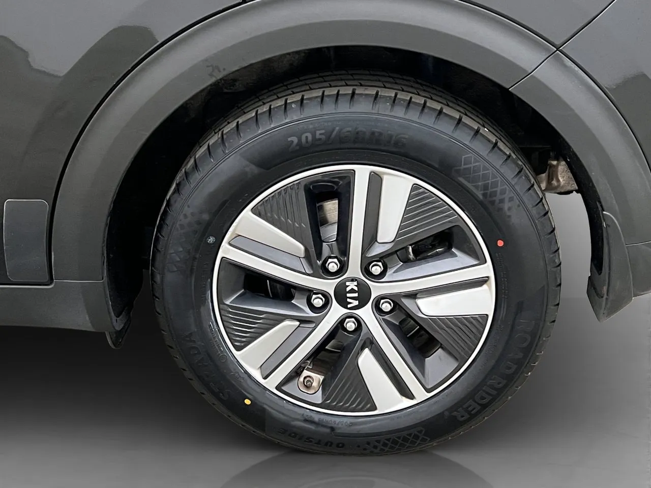 Vehicle image 30