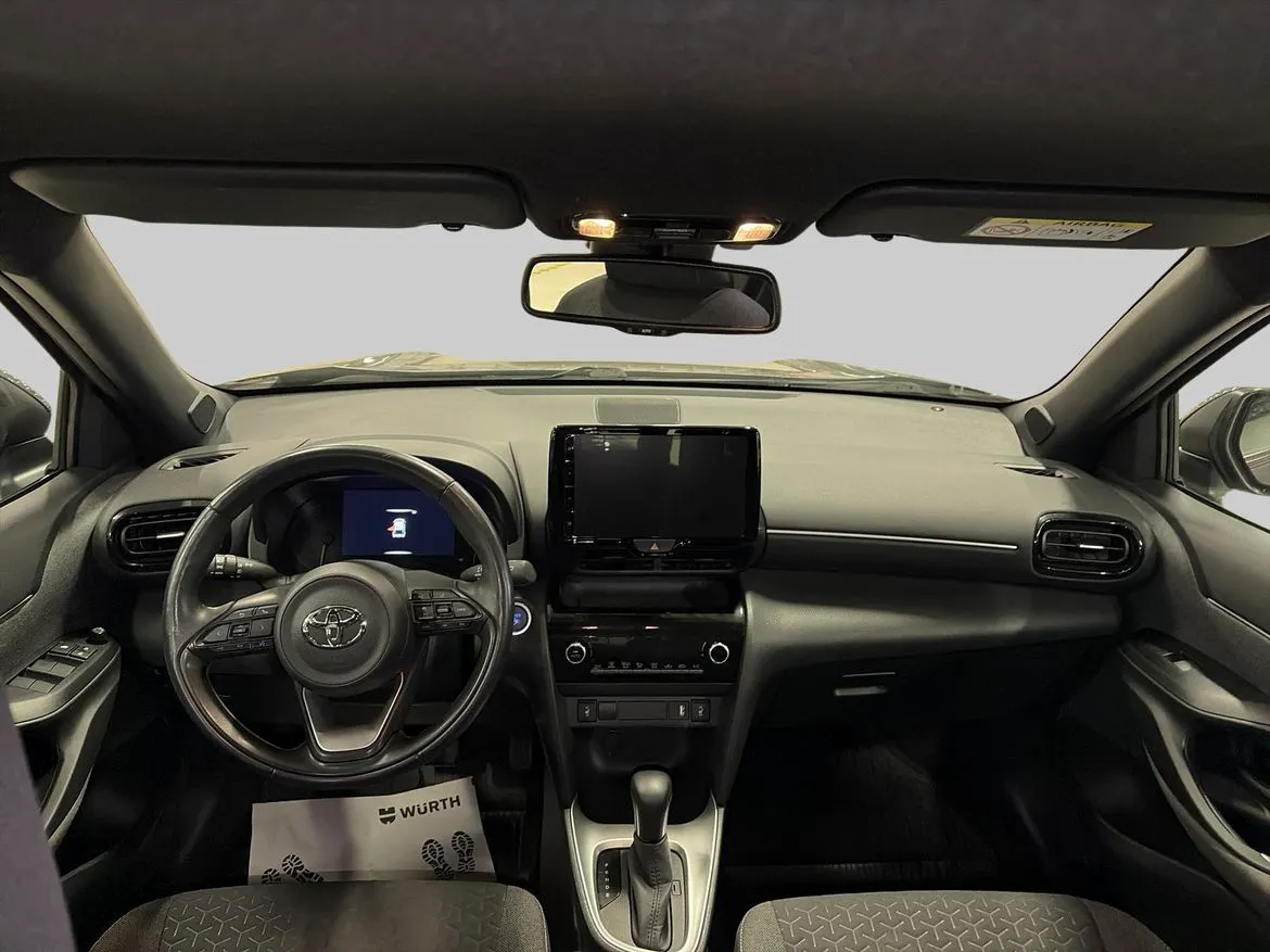 Vehicle image 11