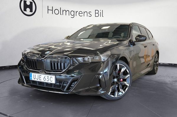 BMW 530 e xDrive Touring M-Sport Pro Supercharged B W DAP 21 - 2026