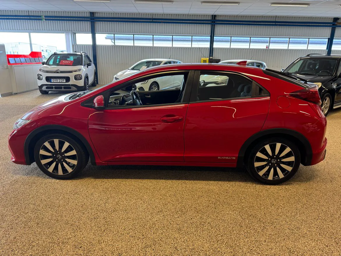 Vehicle image 5