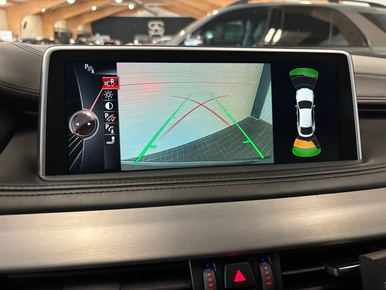 Vehicle image 15
