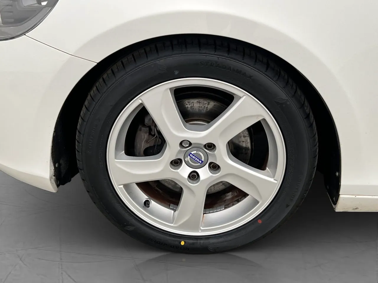 Vehicle image 23