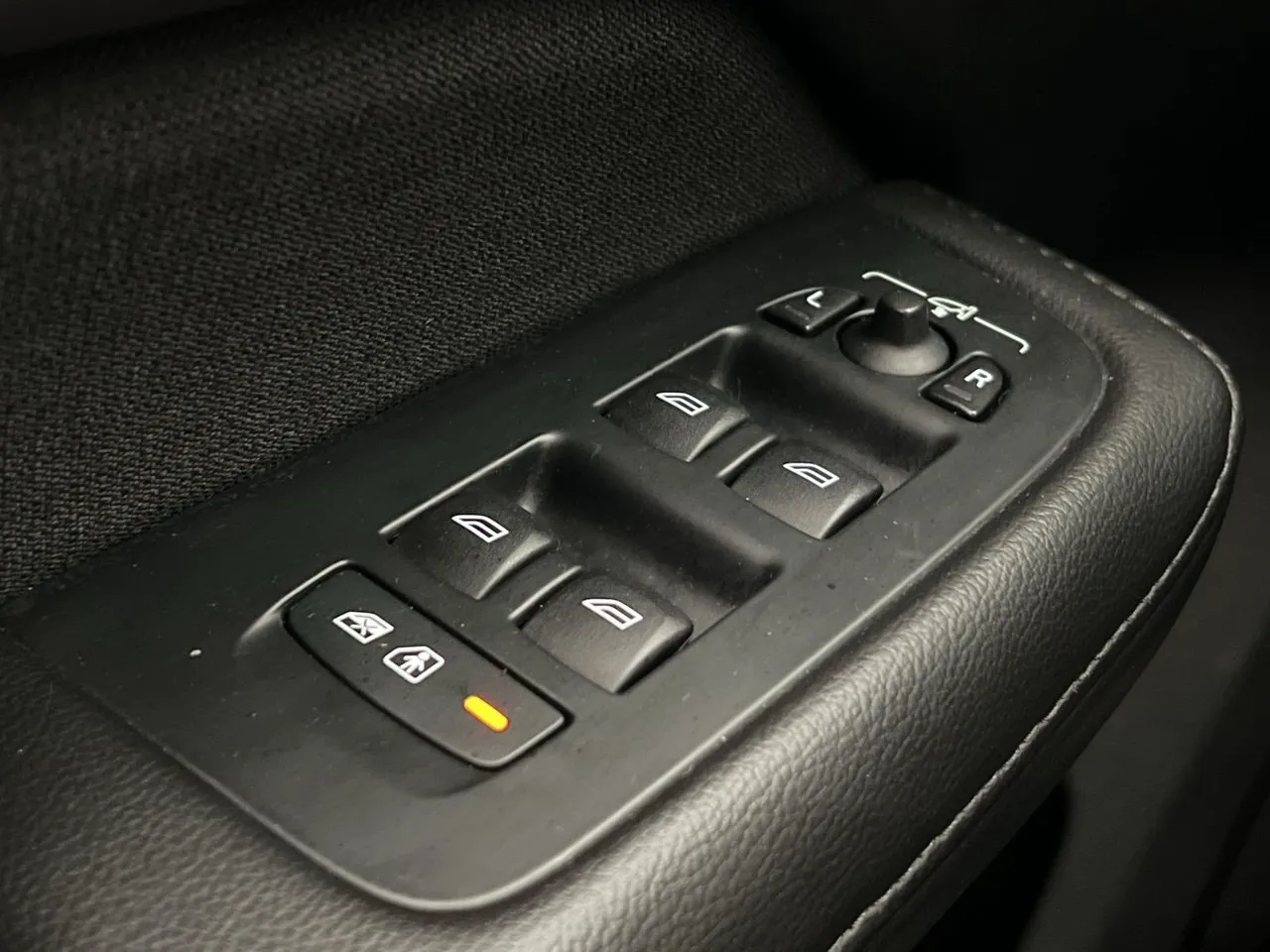 Vehicle image 29