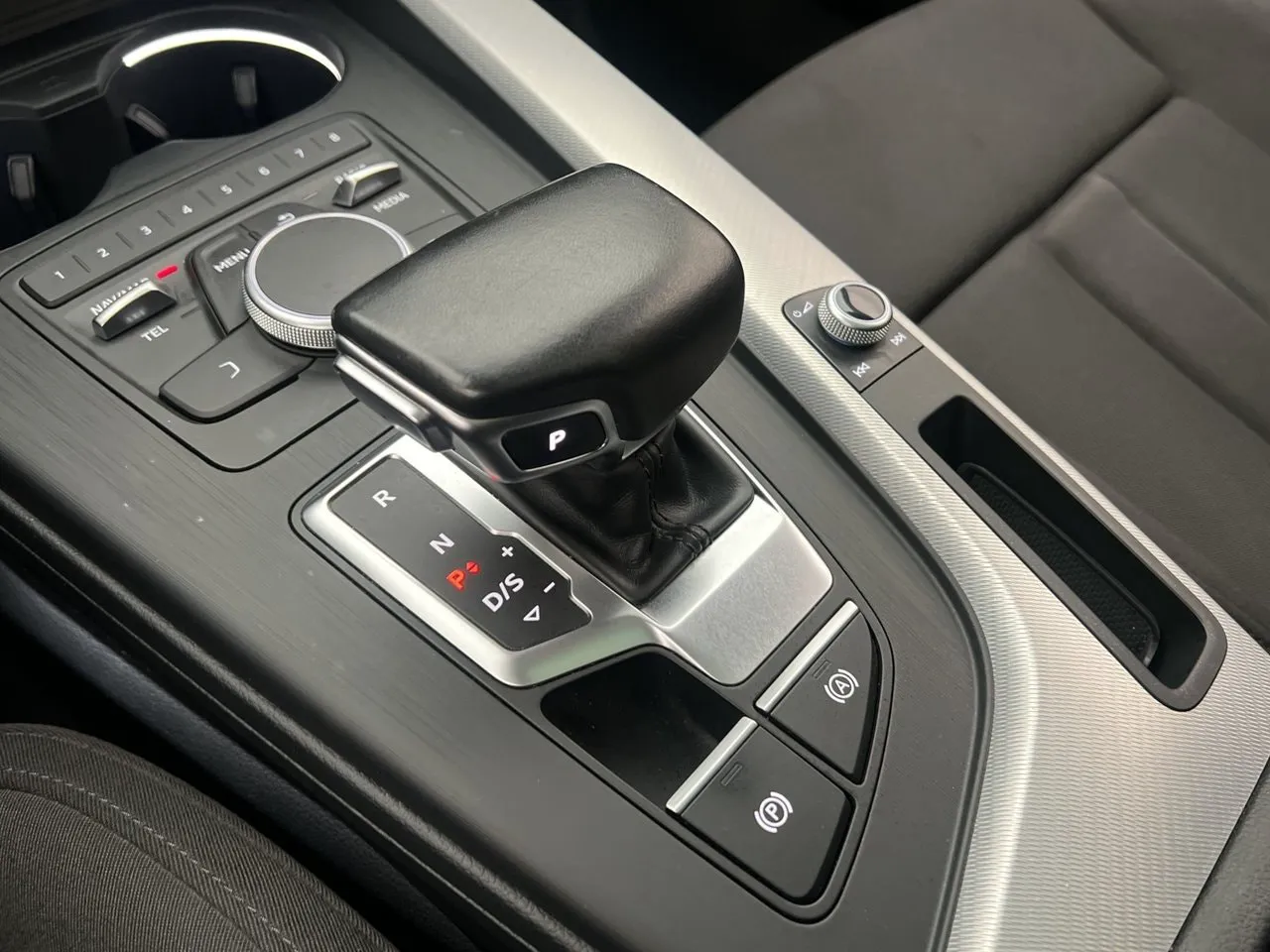 Vehicle image 23