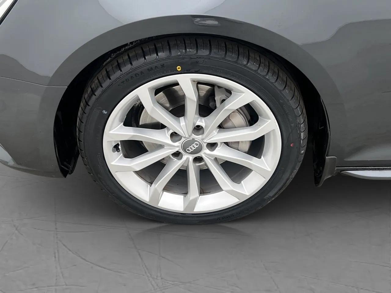 Vehicle image 30