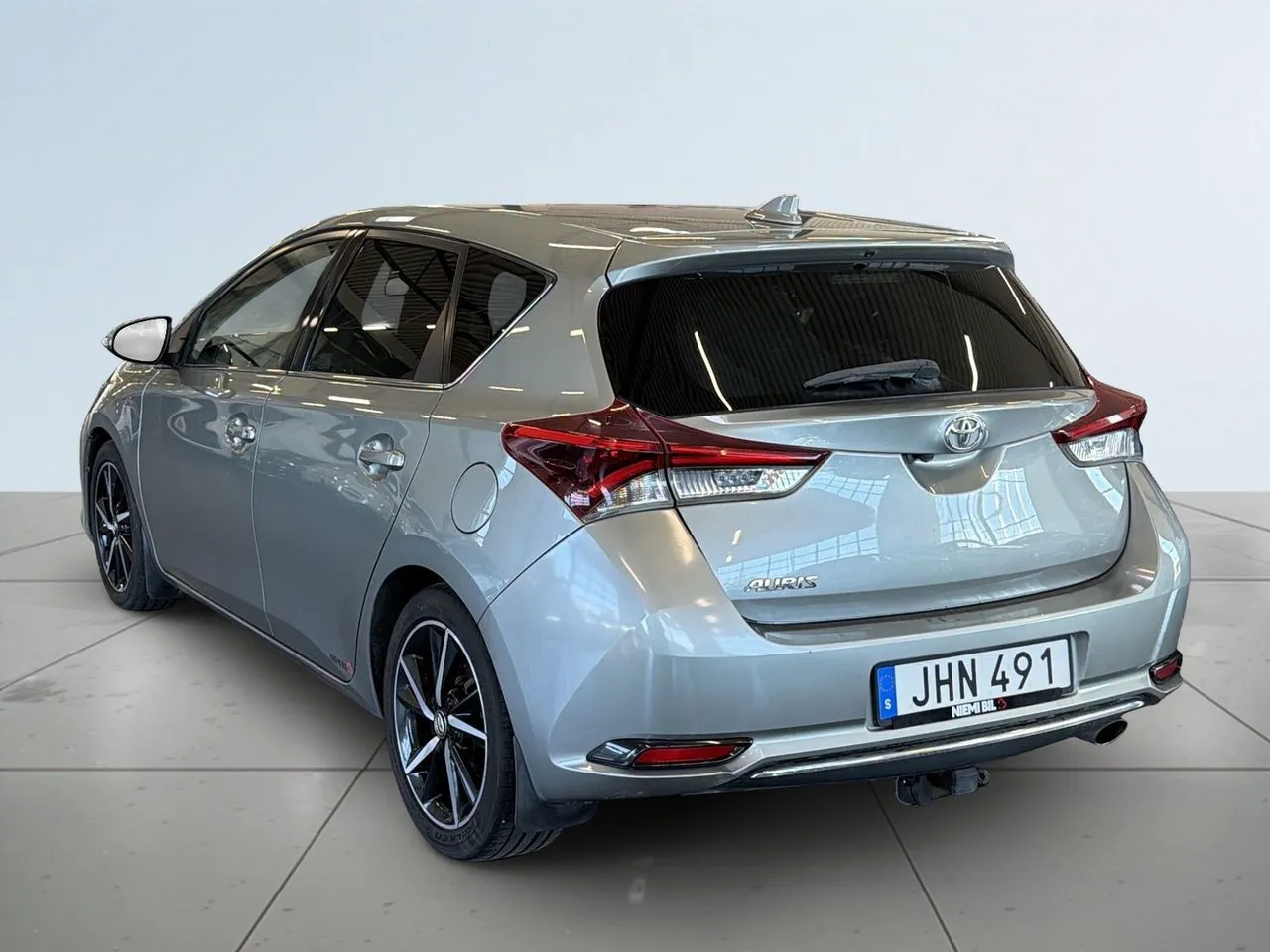 Vehicle image 4