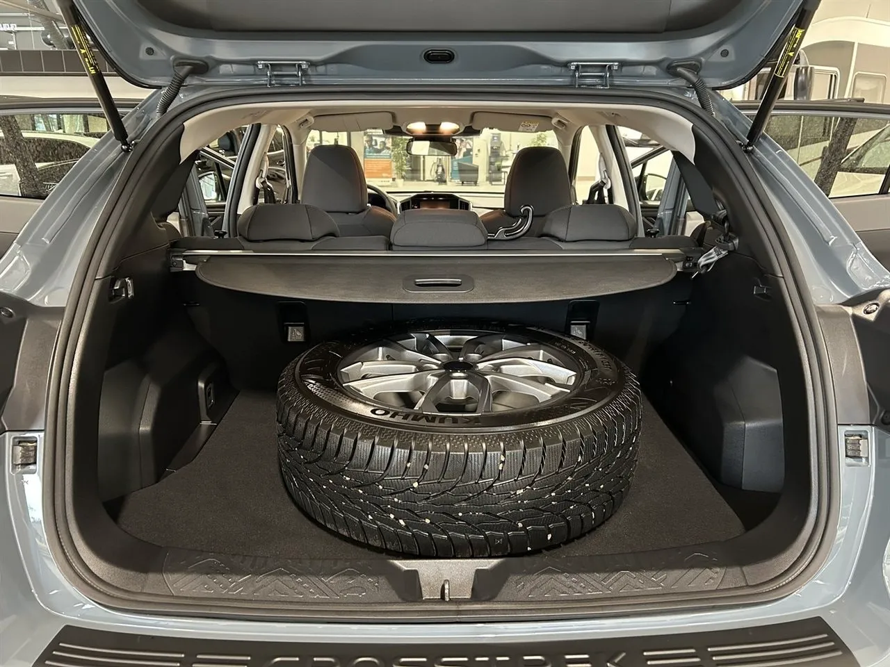 Vehicle image 14