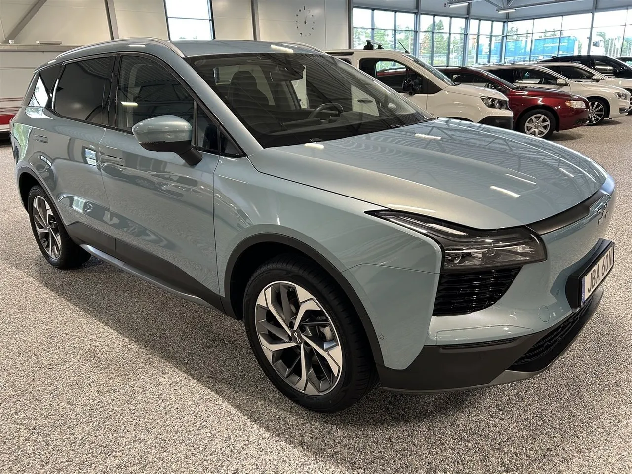 Vehicle image 4