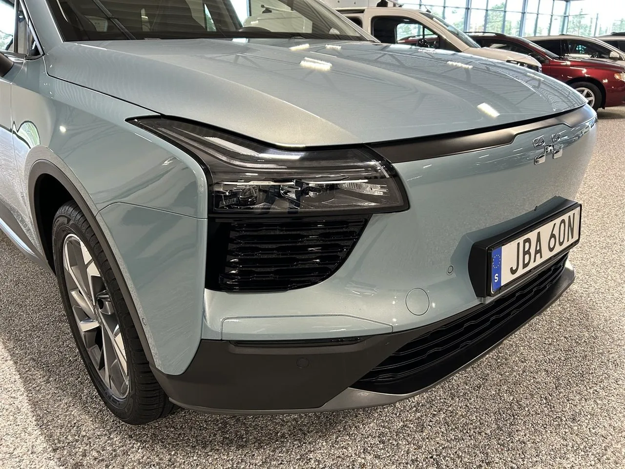 Vehicle image 5