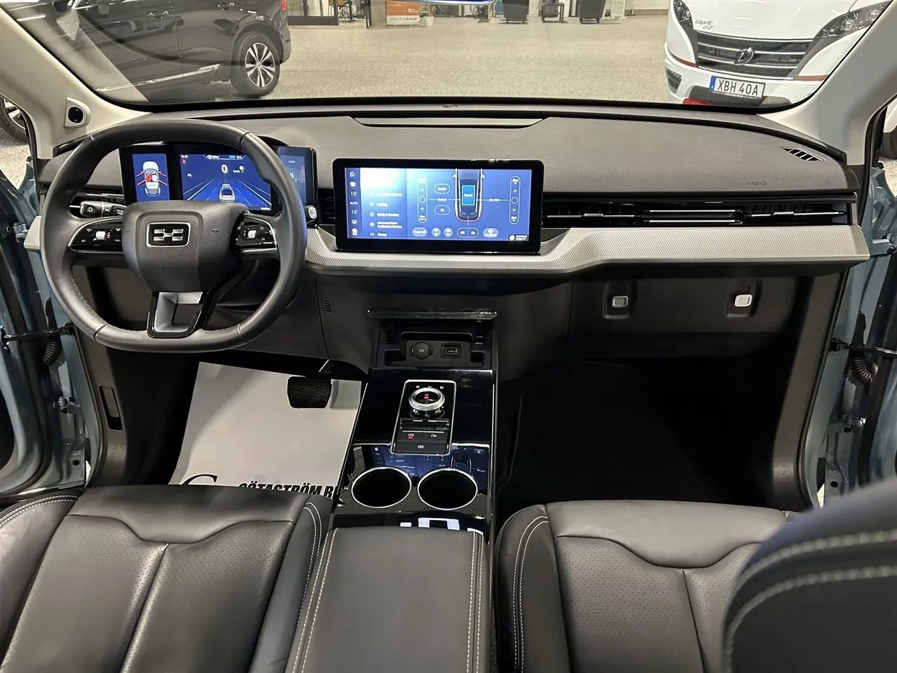 Vehicle image 18