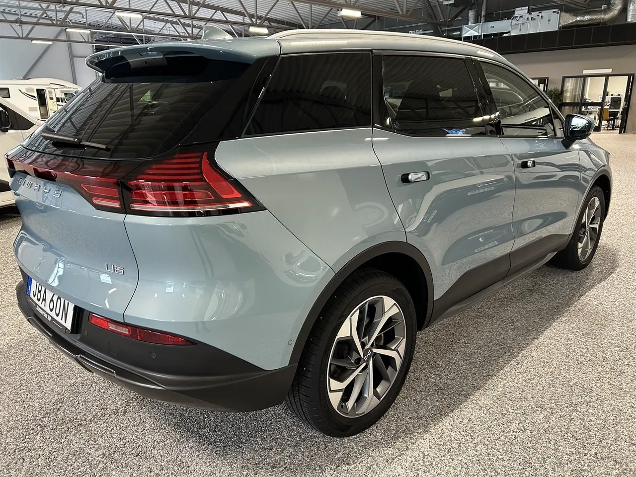 Vehicle image 3