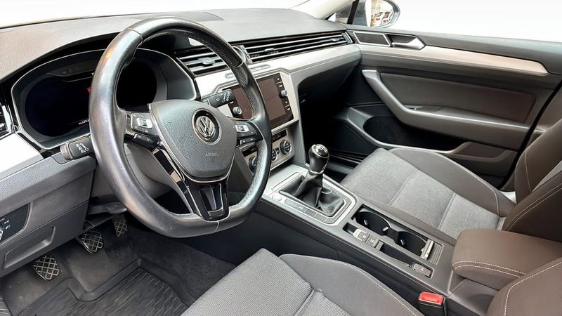 Volkswagen Passat bild 7