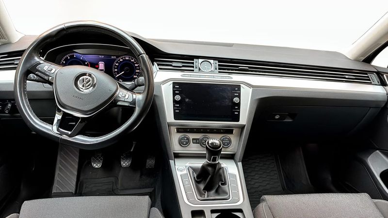 Volkswagen Passat bild 10